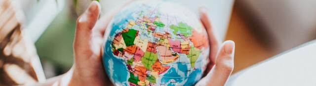 G936941654-The-Whole-World-In-His-Hands-ULcom-HEADER-2400x1600