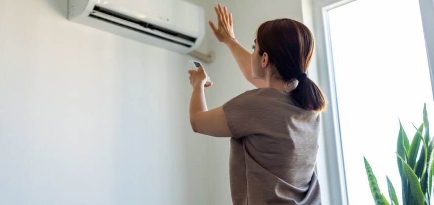 G1325708905%20-%20Turning%20on%20air%20conditioner%20-%20ULcom-HEADER-2400x1600
