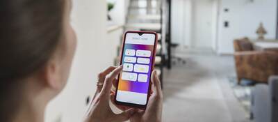 G1319672796-Smart-Home-Smartphone-ULcom-HEADER-2400x1600