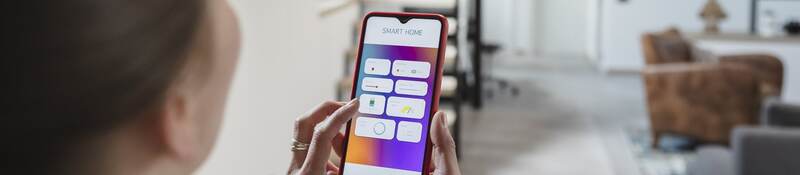 G1319672796-Smart-Home-Smartphone-ULcom-HEADER-2400x1600