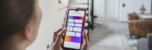 G1319672796-Smart-Home-Smartphone-ULcom-HEADER-2400x1600