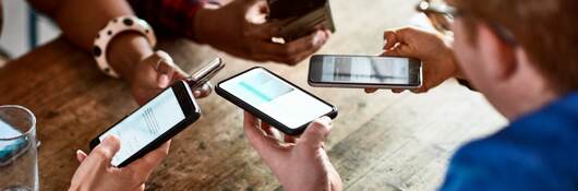 G-1181404518-People-Smartphones-ULcom-HEADER-2400x1600