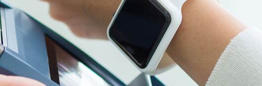 AdobeStock_106856750-Paying-With-Smartwatch-ULcom-HEADER-2400x1600