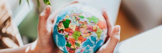 G936941654-The-Whole-World-In-His-Hands-ULcom-HEADER-2400x1600